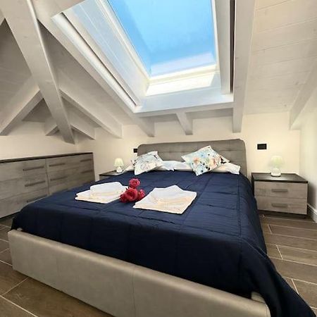 Apt. Aries - Penthouse Менаджо Экстерьер фото