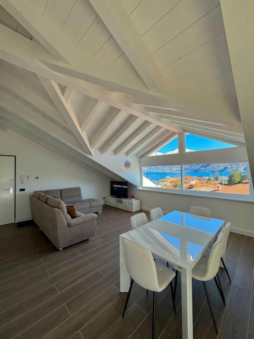 Apt. Aries - Penthouse Менаджо Экстерьер фото